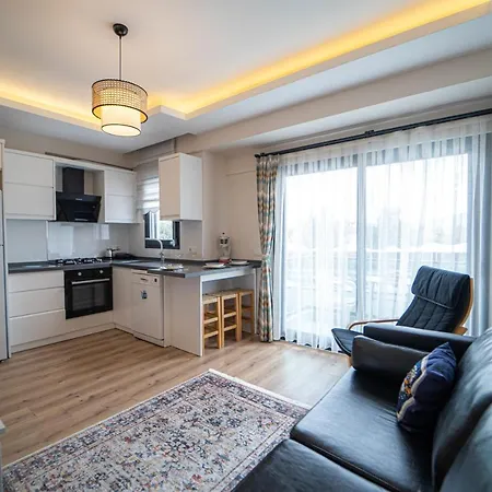 Pleasant With Central Location Near Popular Attractions In